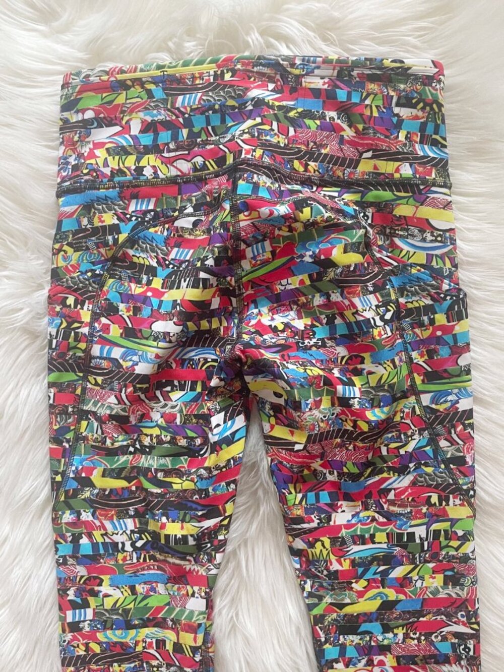 RARE 2018 SEAWHEEZE Lululemon Lego Print Fast Free 7/8 Laser Hem Leggings - Picture 4 of 7